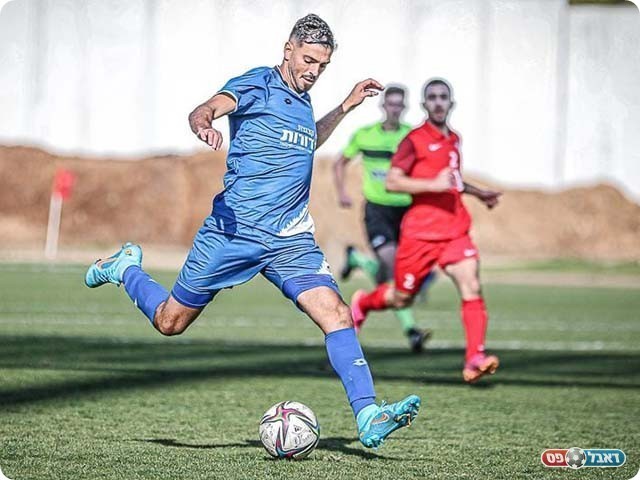 כובש השער השלישי. אופיר מזרחי (נזיה סולטאן)